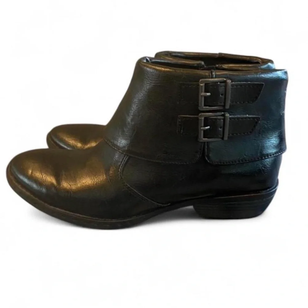 b.o.c. Black Heeled Boots - Picture 3 of 6